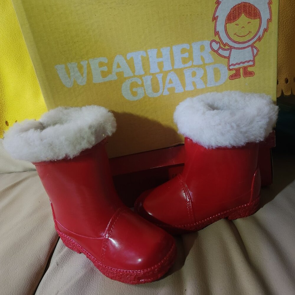 S27 New Furry Lined Boot Ruby Red - Great Tread Canadian Weather Guard Sz 8,8 +9